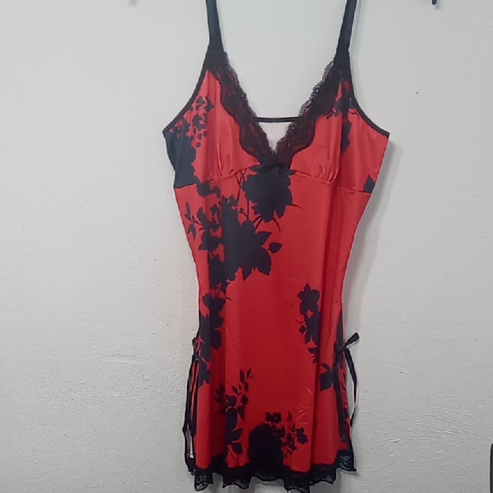 Women's Sexy Floral Lace Trim Chemise - Red and Black Sleepwear Size XL